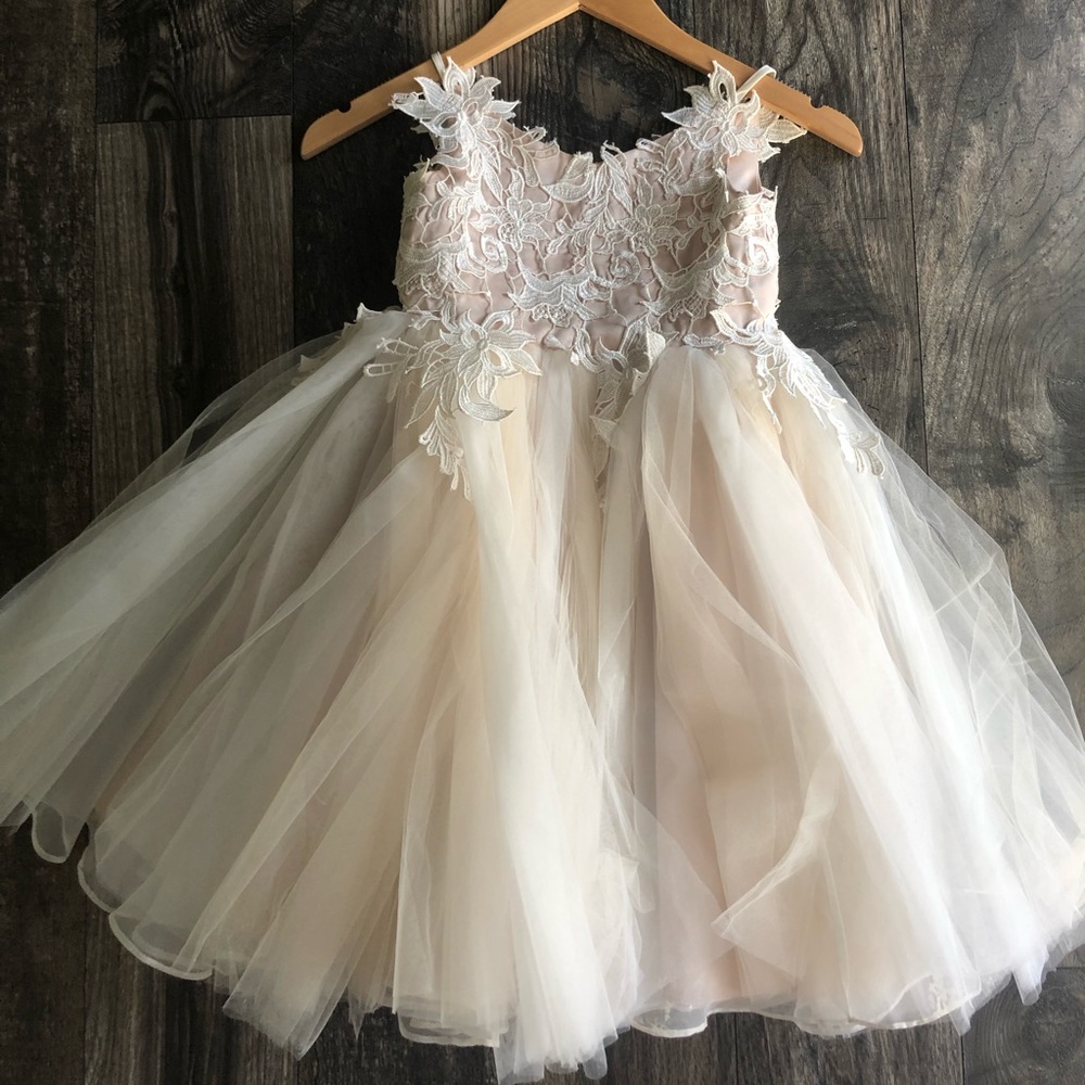 Girls dress